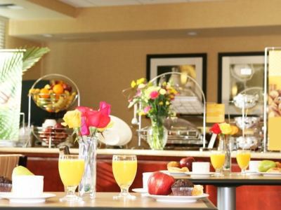 Hampton & Oakland Airport-alameda Hotel