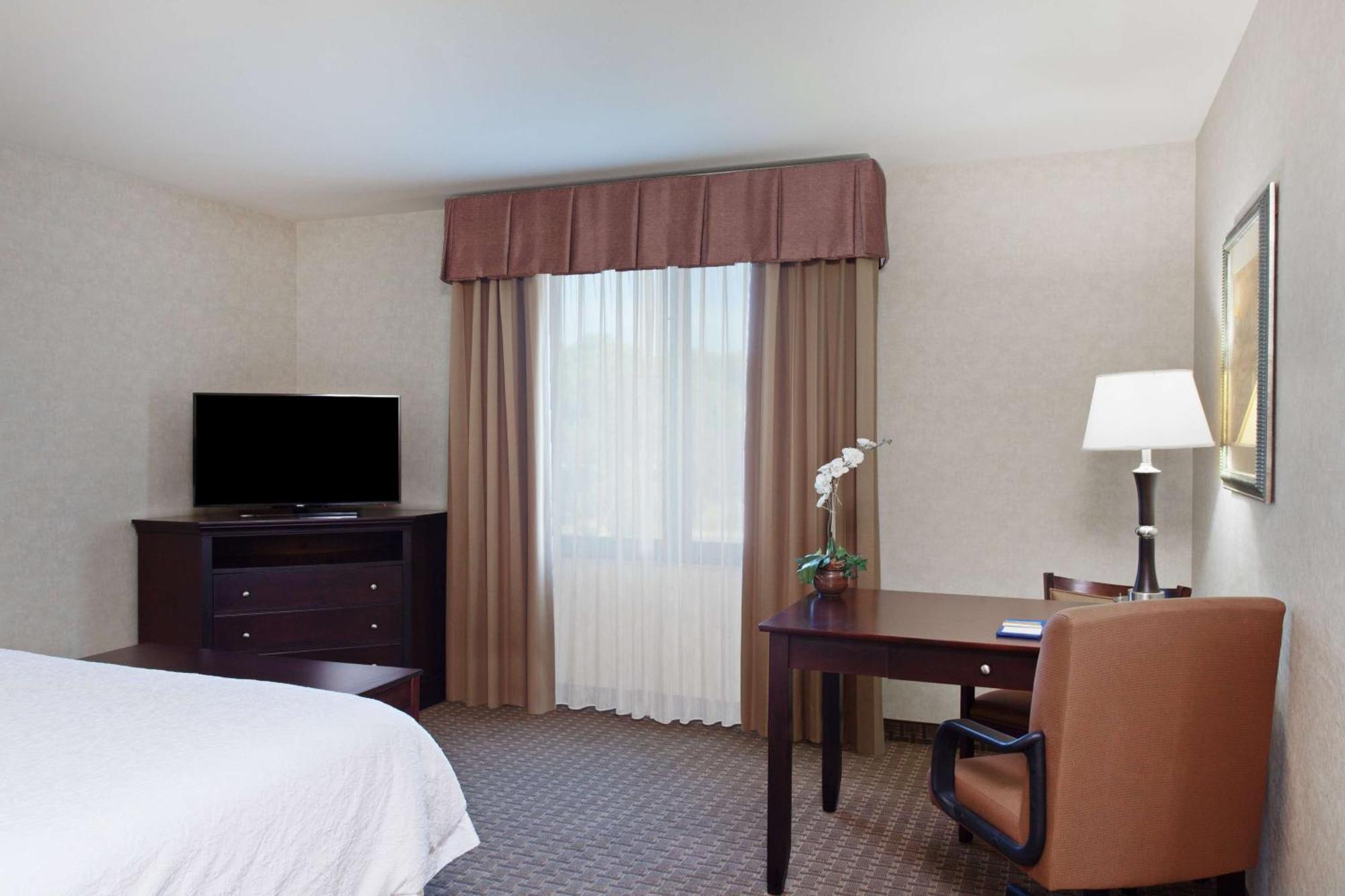 Hampton & Oakland Airport-alameda Hotel 3*