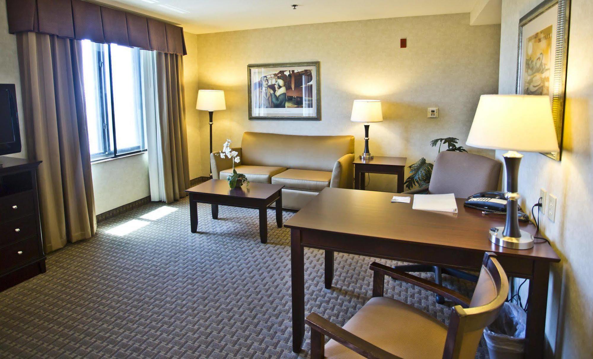 Hampton & Oakland Airport-alameda Hotel